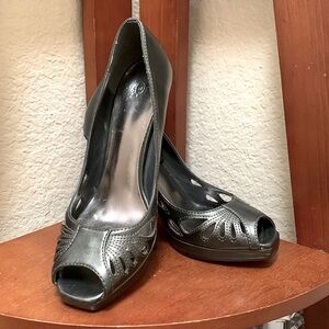 🔹Joey O Woman’s Peep Toe High Heels.. 3 3/4